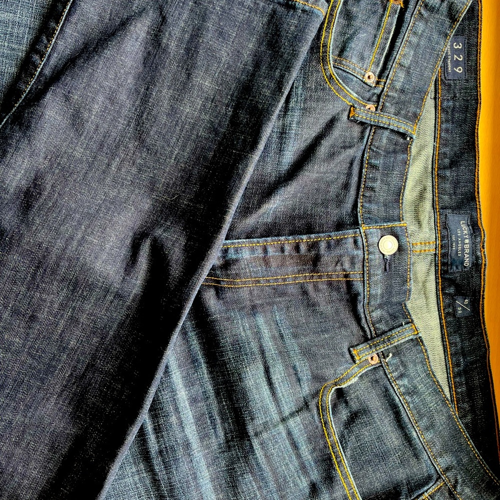 Lucky brand los Angeles   Men dark wash jeans size 40x30. New